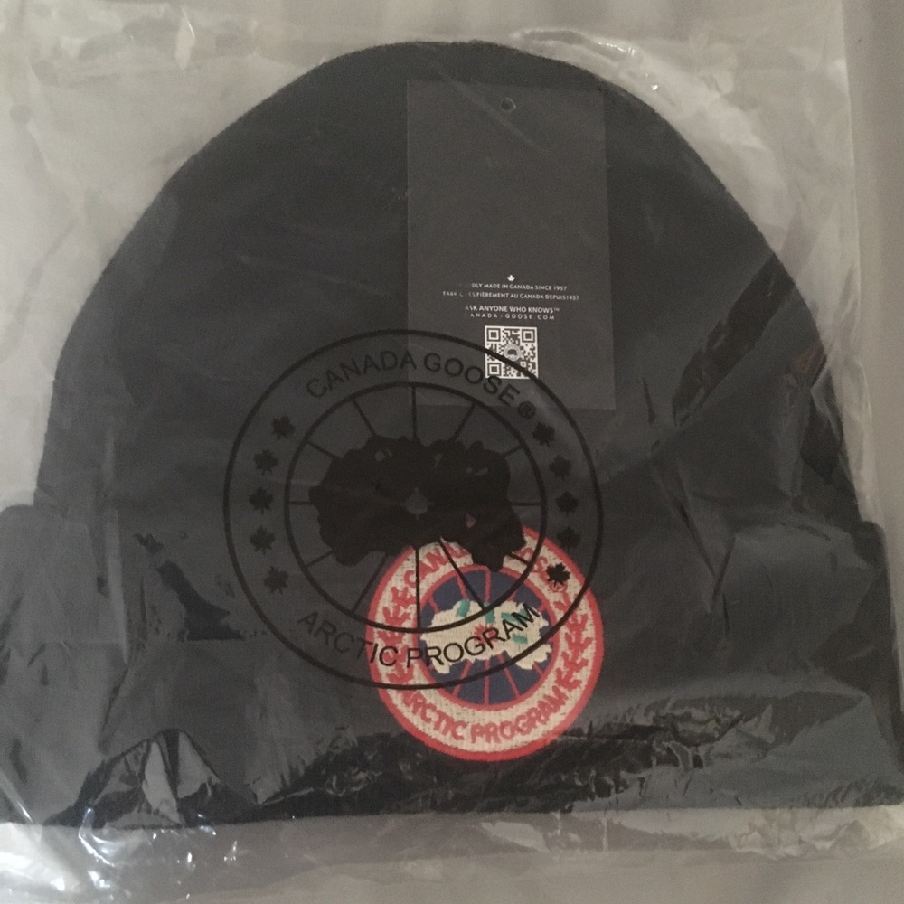Canada Goose Beanie Hat New with Tags